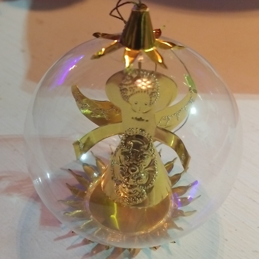 Vintage Christmas glass Ornament.89SC1